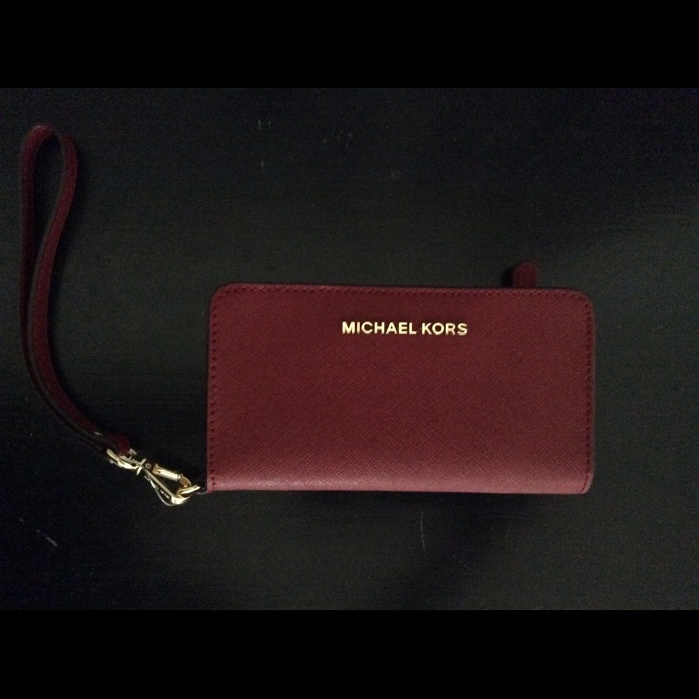Michael Kors Jet Set Travel Slim Tech Wristlet